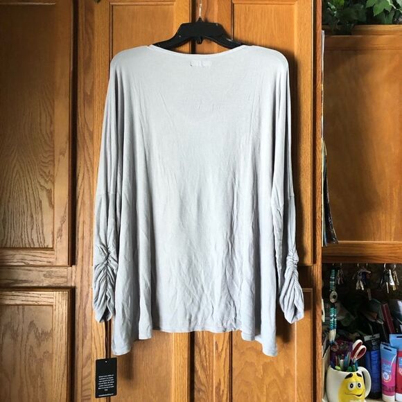 NWT Michael Lauren Sherman Draped V-Neck Top Shirring & Thumbhole Gray - M - Picture 7 of 11
